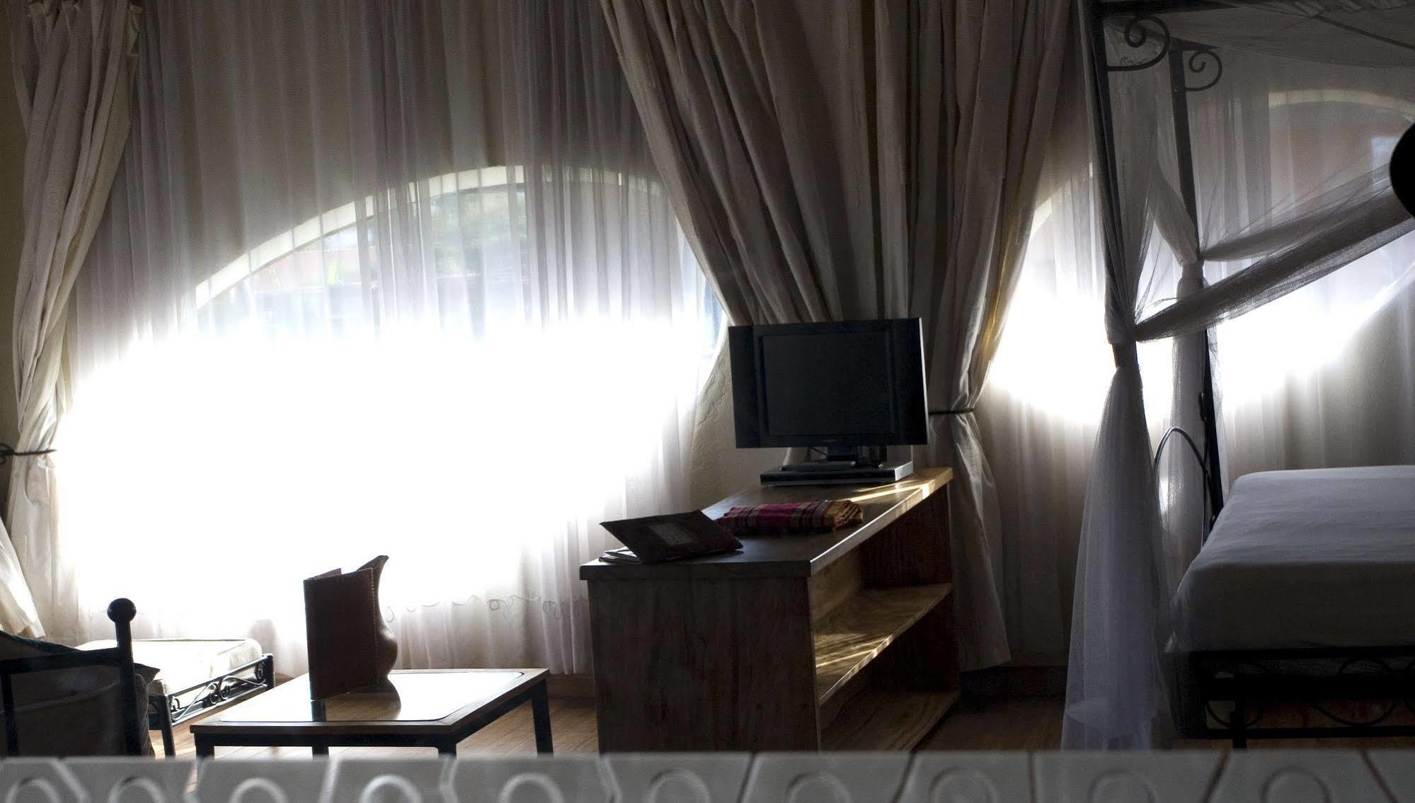 Le Petit Village Boutique Hotel & Spa Kampala Eksteriør bilde